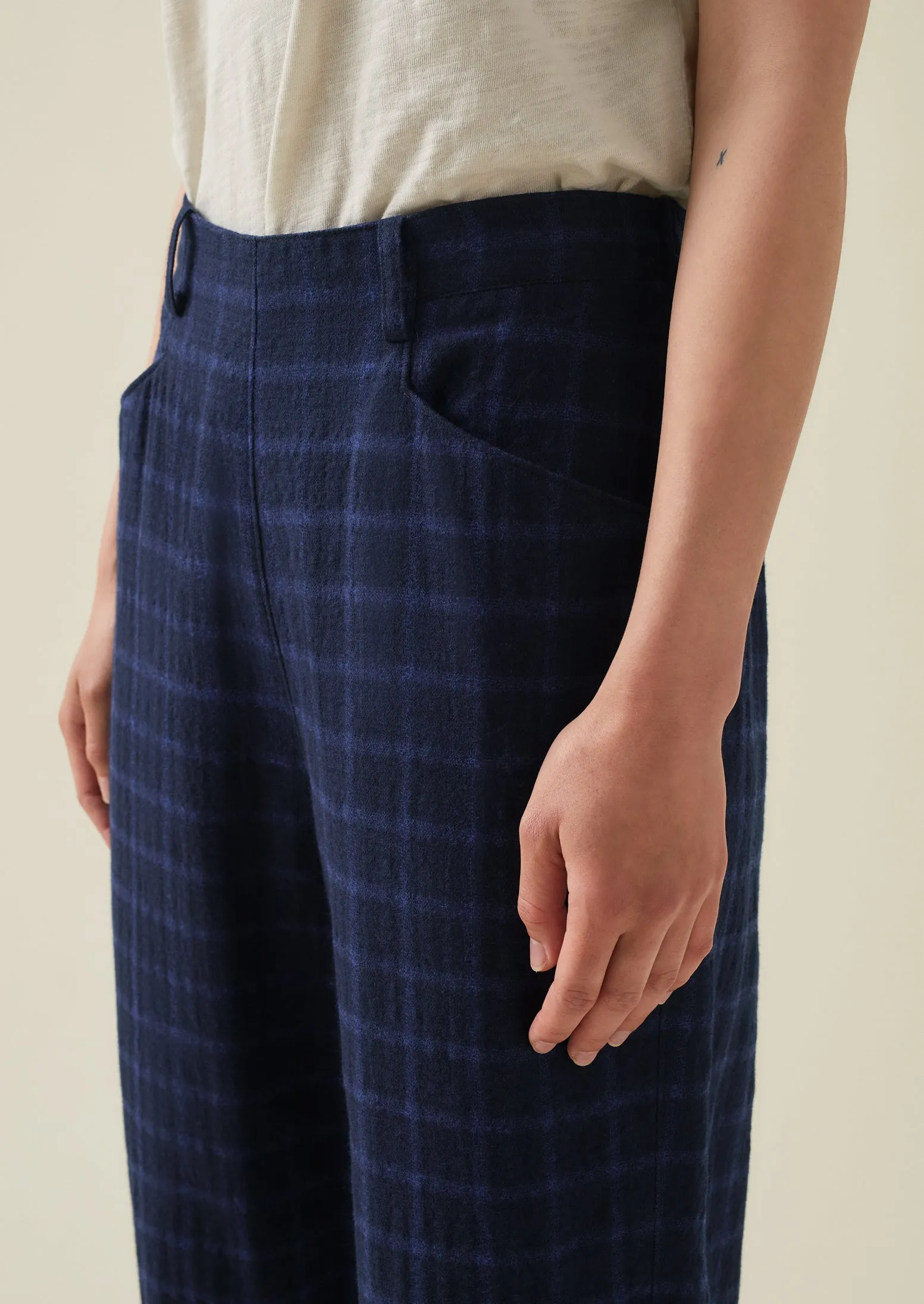 Alix Cotton Wool Seersucker Trousers | Navy