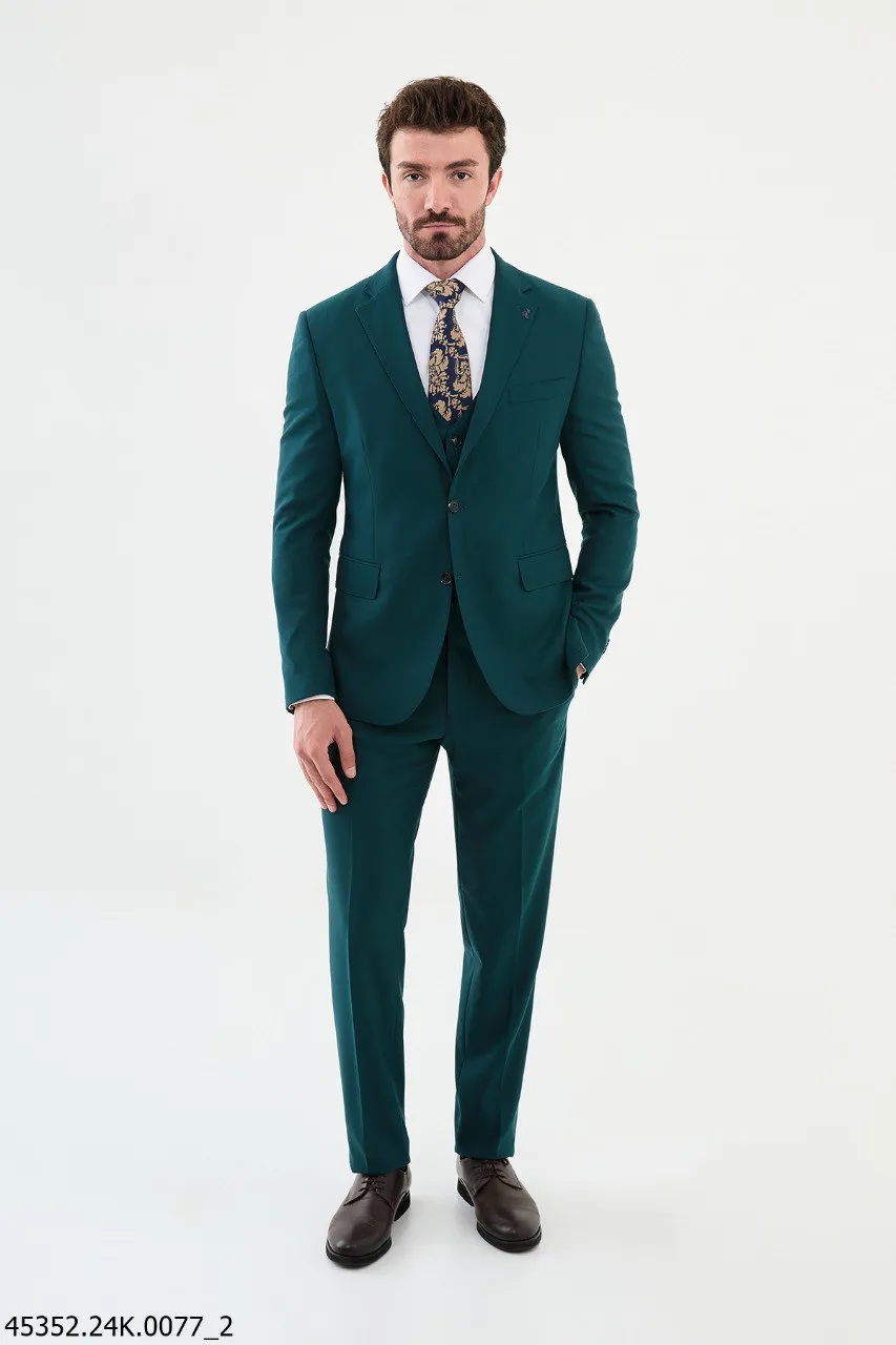 HolloMen Emerald Green Three-Piece Suit.